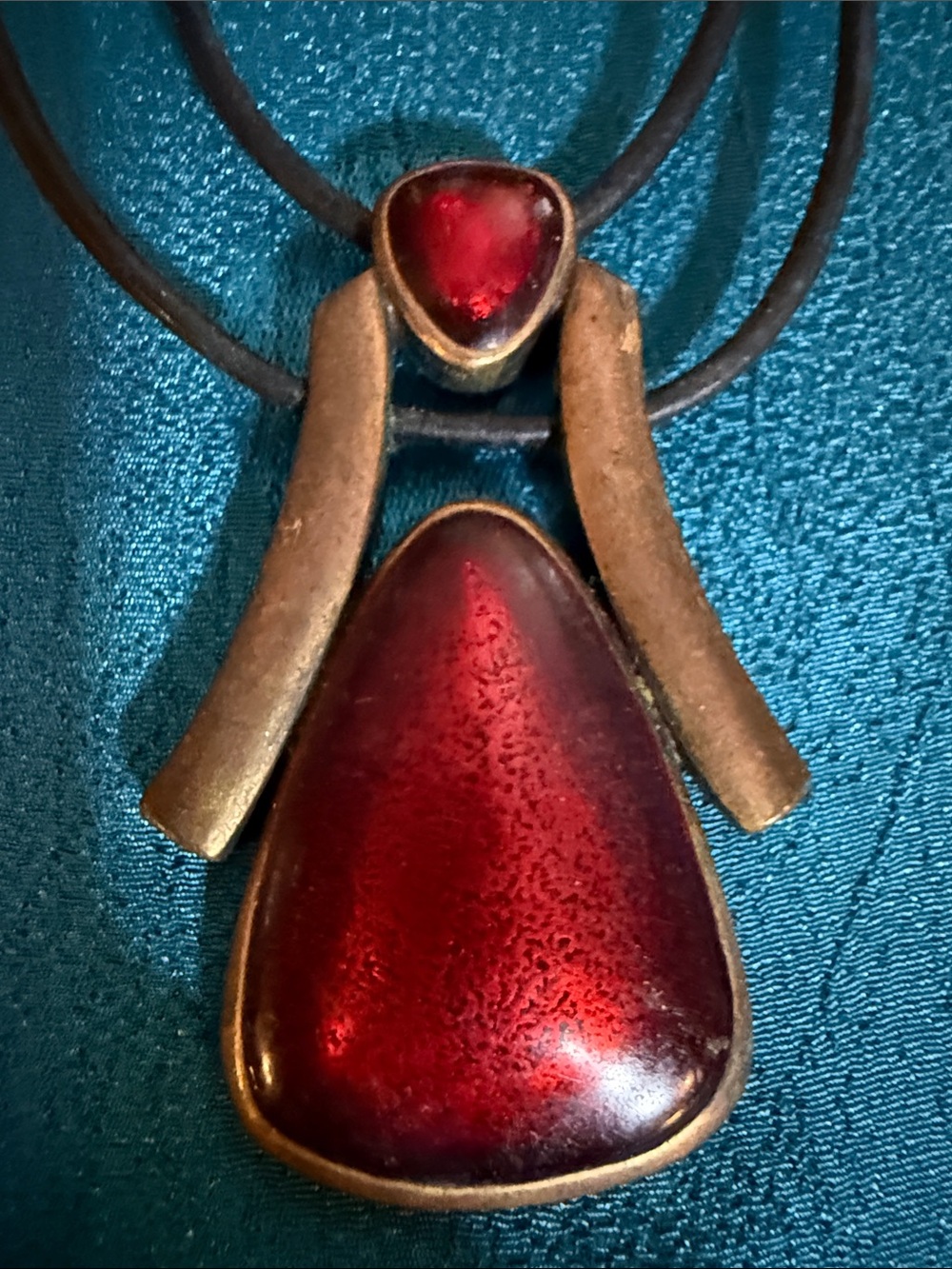 Red enamel Pendant Necklace – Unbranded Bronze-Accented Women’s Jewelry